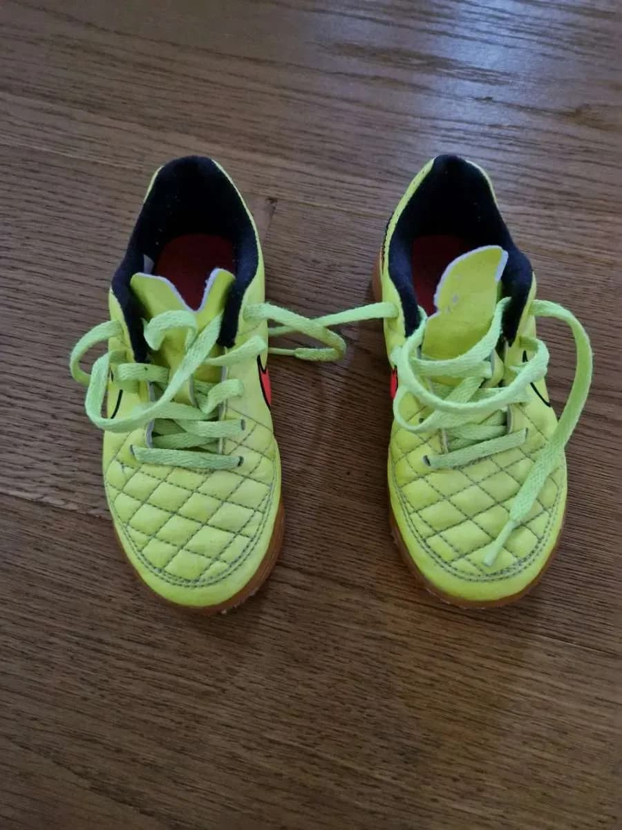 Hallenschuhe gr. 27