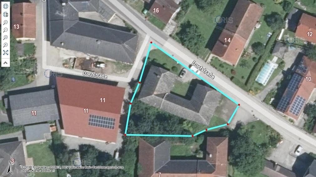 Grundstück mit Altbestand  für Doppelhaus oder Triplex   oder 2 Grundstücke DORFGEBIETSWIDMUNG  mit 3 Wohneinheiten   307.000 Euroe
