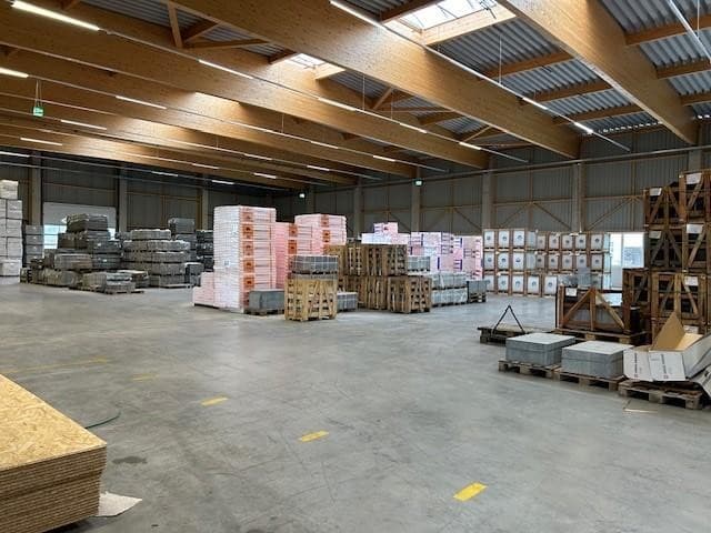 Neuwertige Hallen zu vermieten ab 1000m2 , Außenfläche möglich LOGISTIKER willkommen - Bild 1