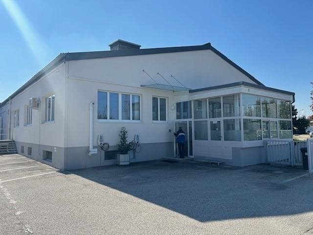 Hochwertige Bßros gßnstig zu vermieten 500 und 550 m² verfßgbar und 280 m² in einem Extragbäude B Widmung. - Bild 1