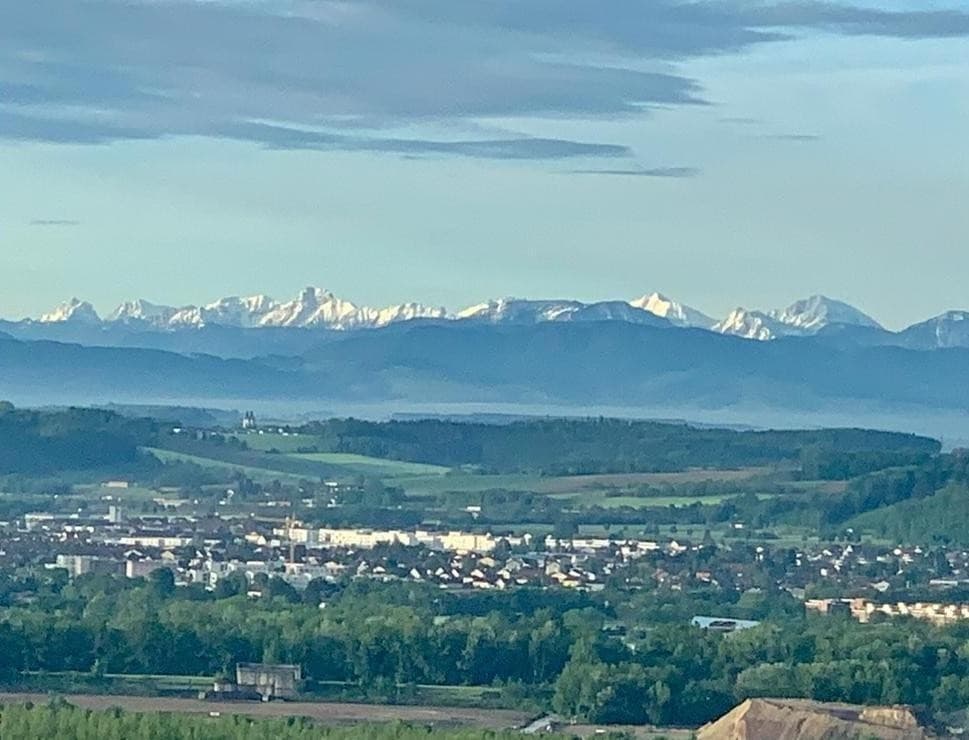 Großes Grundstück in der Bergsiedlung - teilbar !!! Herrliche Aussicht - AUCH FÜR BAUTRÄGER GEEIGNET! - Bild 1