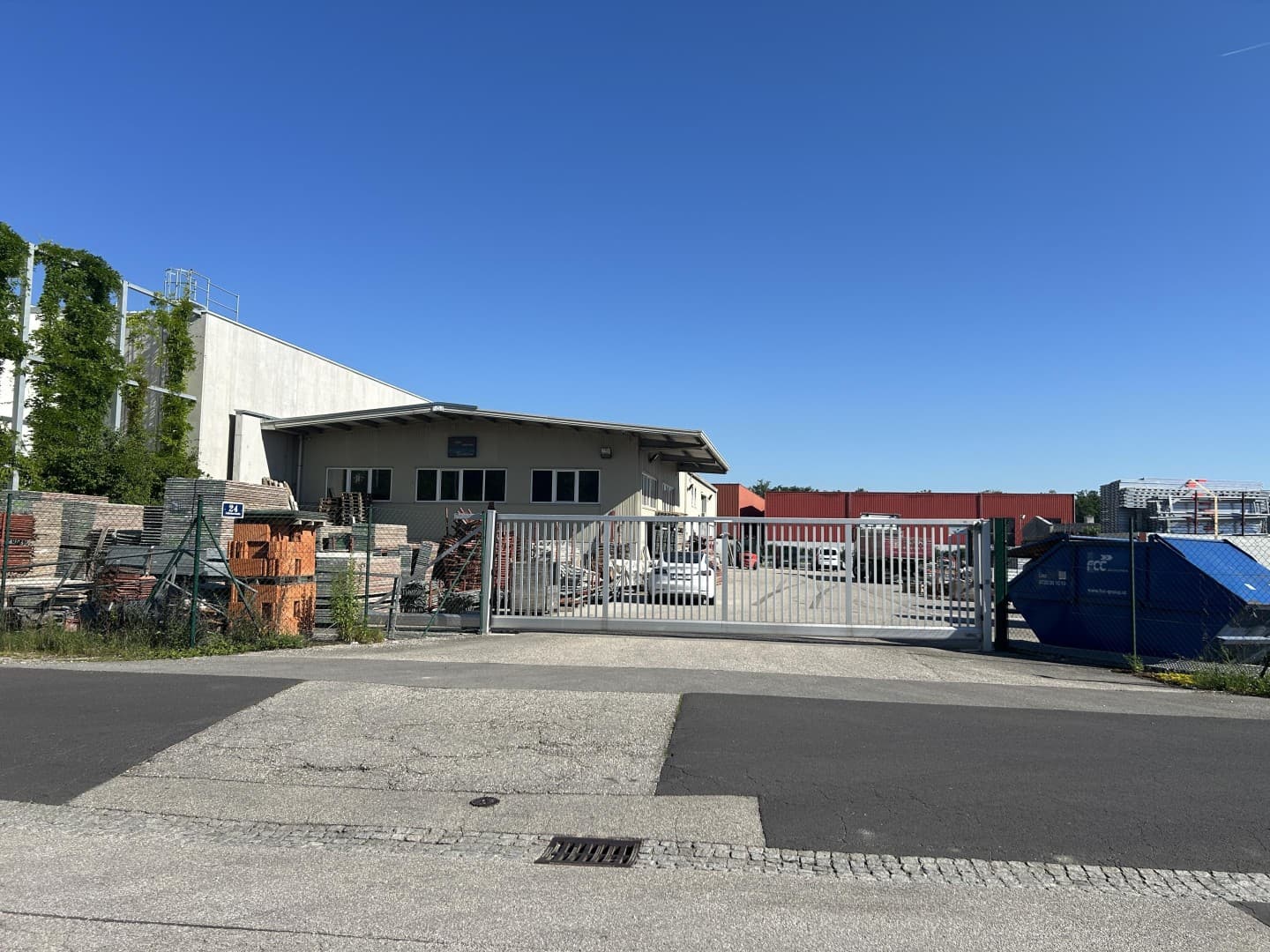 Gewerbeobjekt mit ca. 600 m² Halle und 100 m² Büro - mit 1,5-t-Krananlage /Waschplatz und Ölabscheider - Bild 1