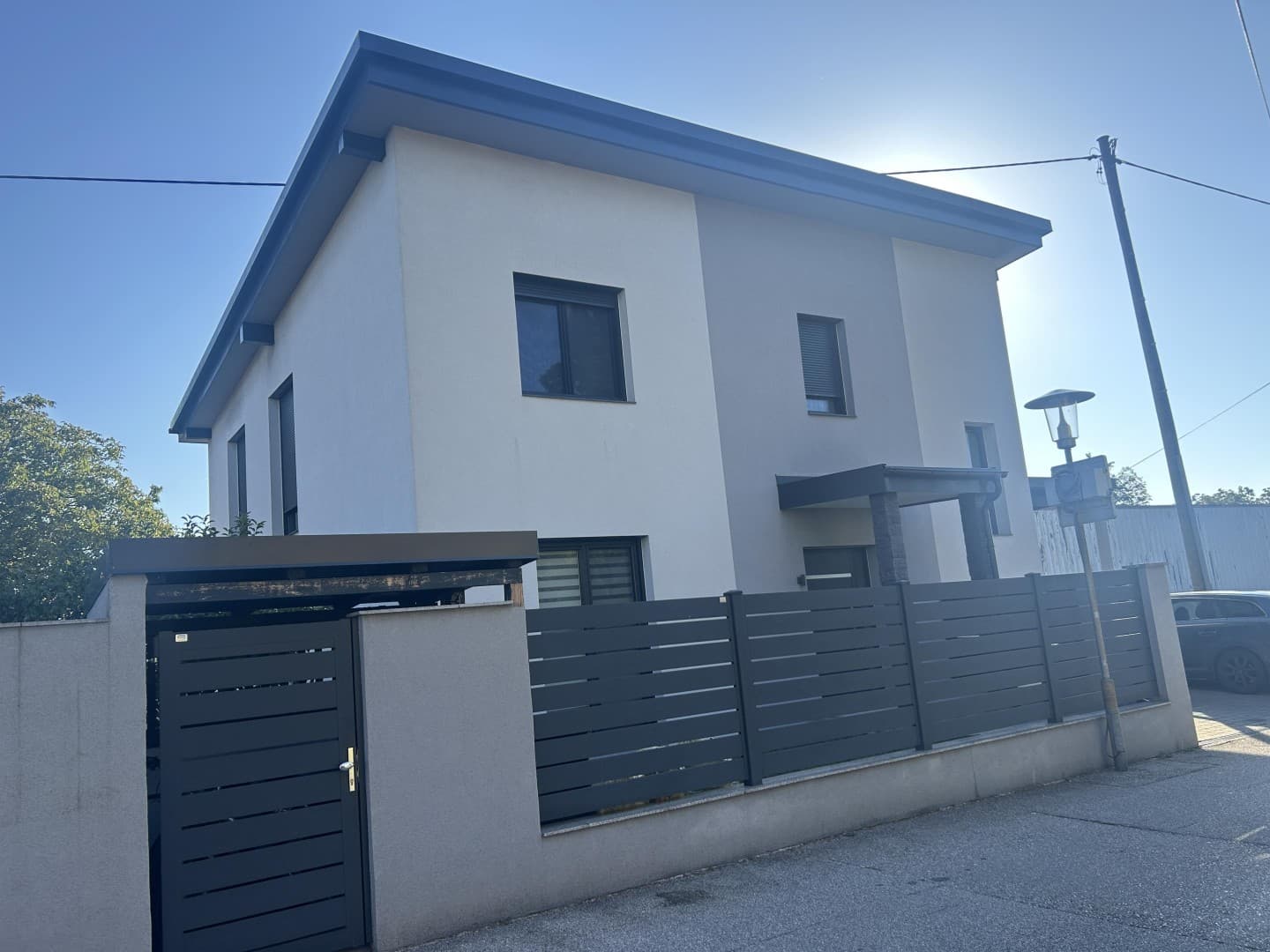 Hochwertiges Zweifamilienhaus mit 2 separaten Wohnungen – zentral in Marchtrenk