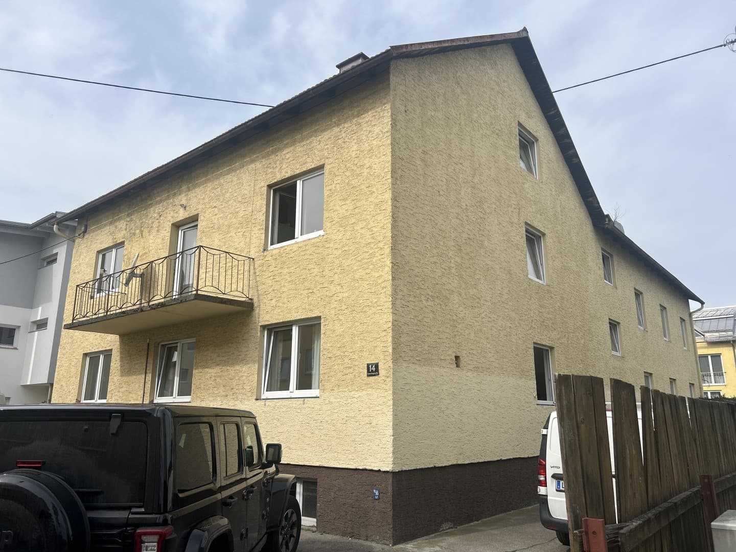 Arbeiterheim mit 28 Zimmern in Traun/St. Martin -etwas sanierungsbedürftig - teilvermietet