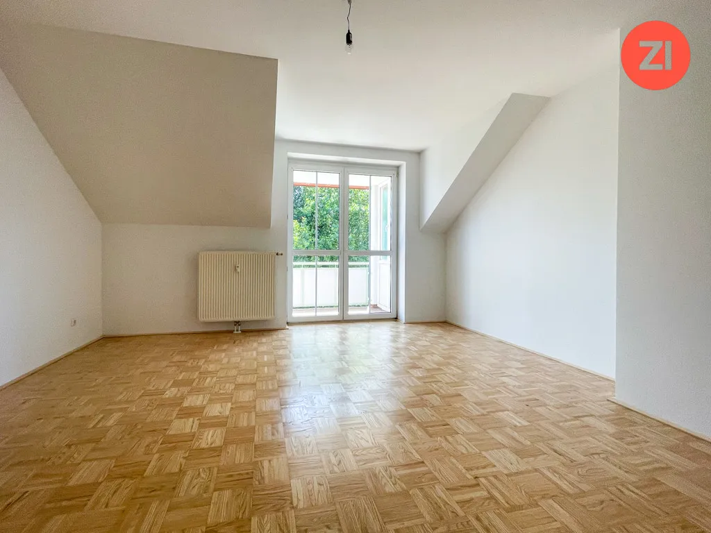 3- Zimmer Dachgeschoss-Wohnung inkl. Loggia und Parkplatz