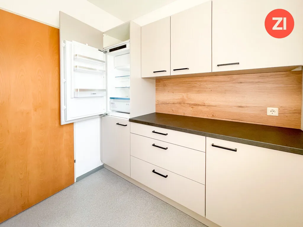 Geförderte 3- Zimmer Wohnung inkl. Loggia und Stellplatz! Einbau einer Küche möglich