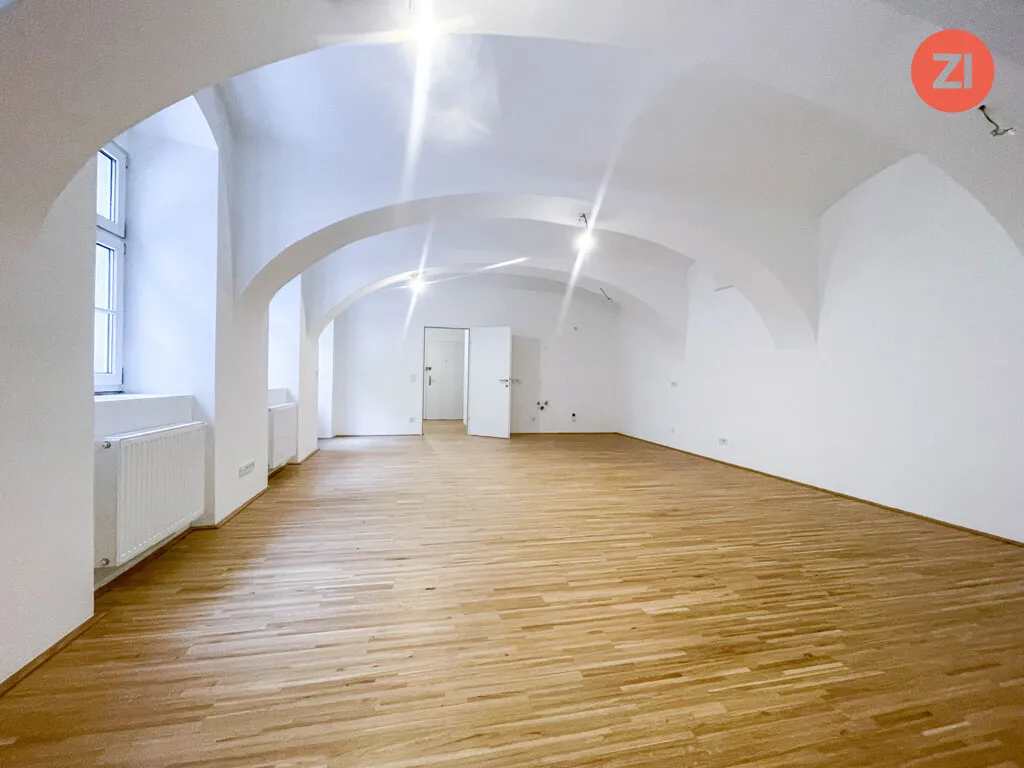 Generalsaniertes 1- Raum Büro mit Terrasse und Garten zum Innenhof im Linzer Zentrum