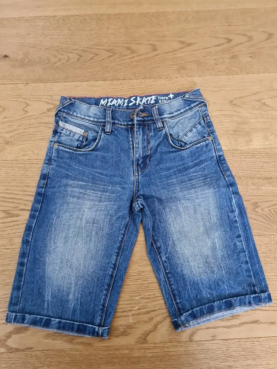 Kurze Jeanshose gr. 146