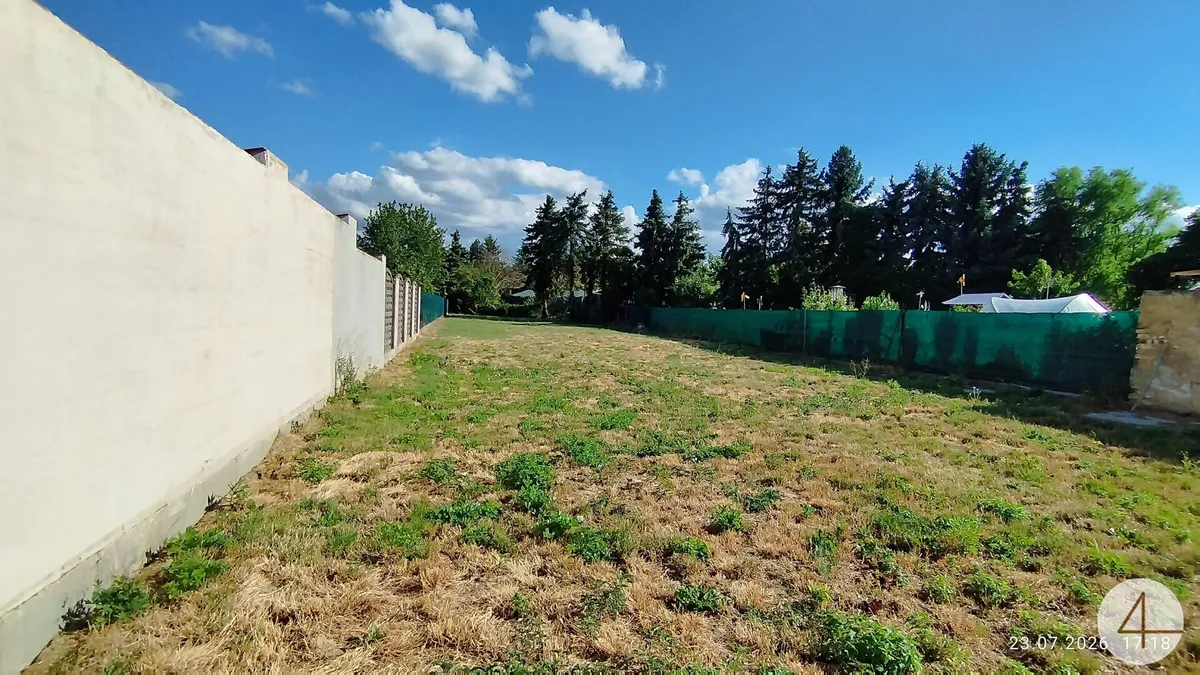 Großes Baugrundstück mit Altbestand