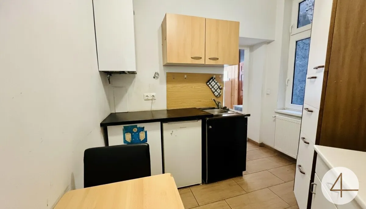 Provisionsfrei - 190m zur S-Bahn - 500m zur U3 - Starterwohnung im 2. Stock - ruhige Seitenstraße - gute Anbindung