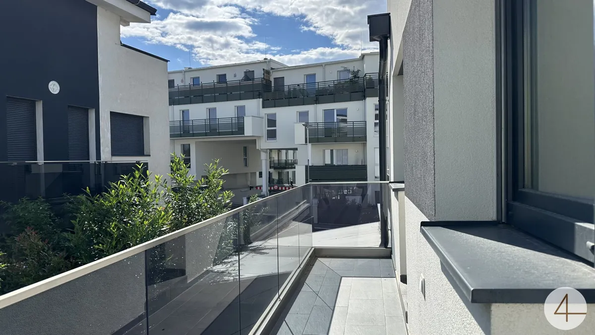 Modernes Reihenhaus | Erstbezug | 7 Zimmer | 4 Außenflächen