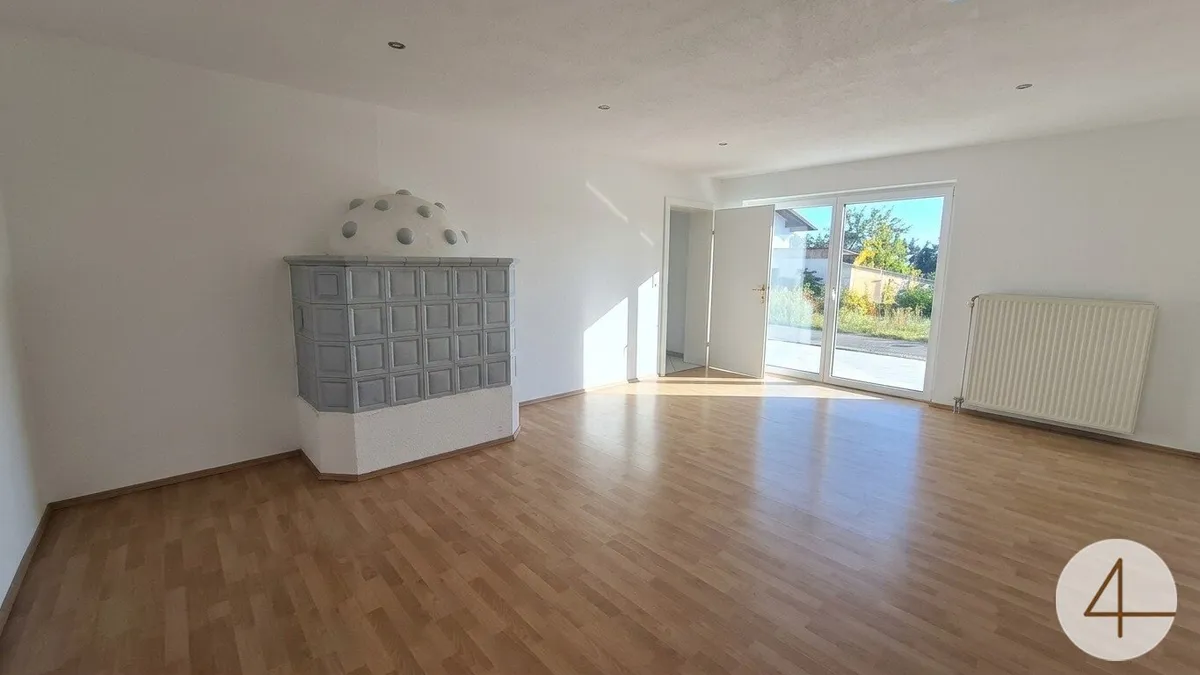 Barrierefreie Terrassenwohnung mit Garage / leicht Renovierungsbedürftig - Bild 1