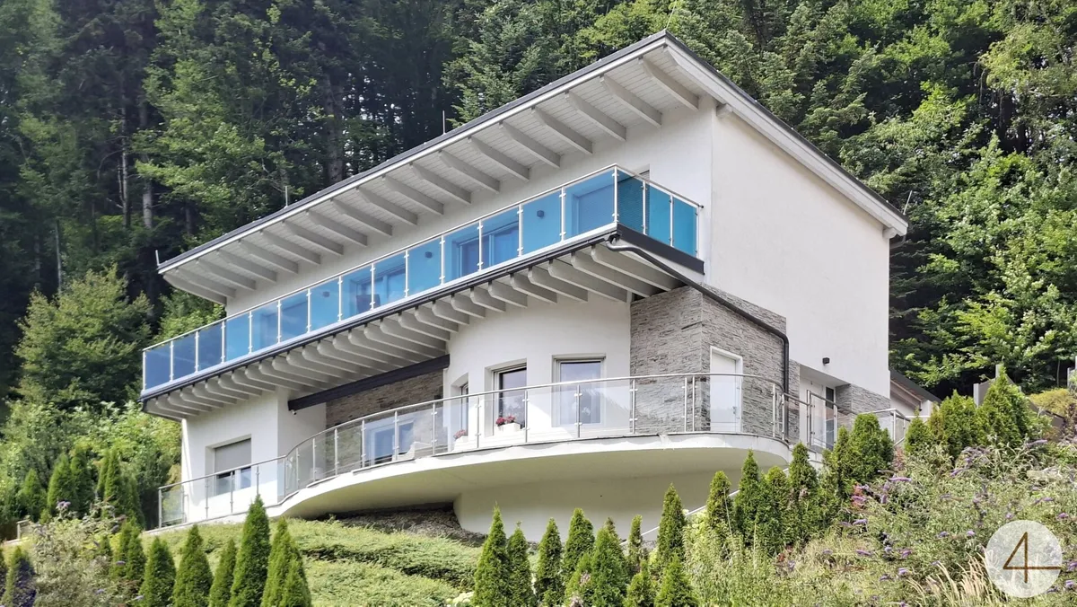 Exklusive Designvilla in traumhafter Hanglage mit Panoramablick