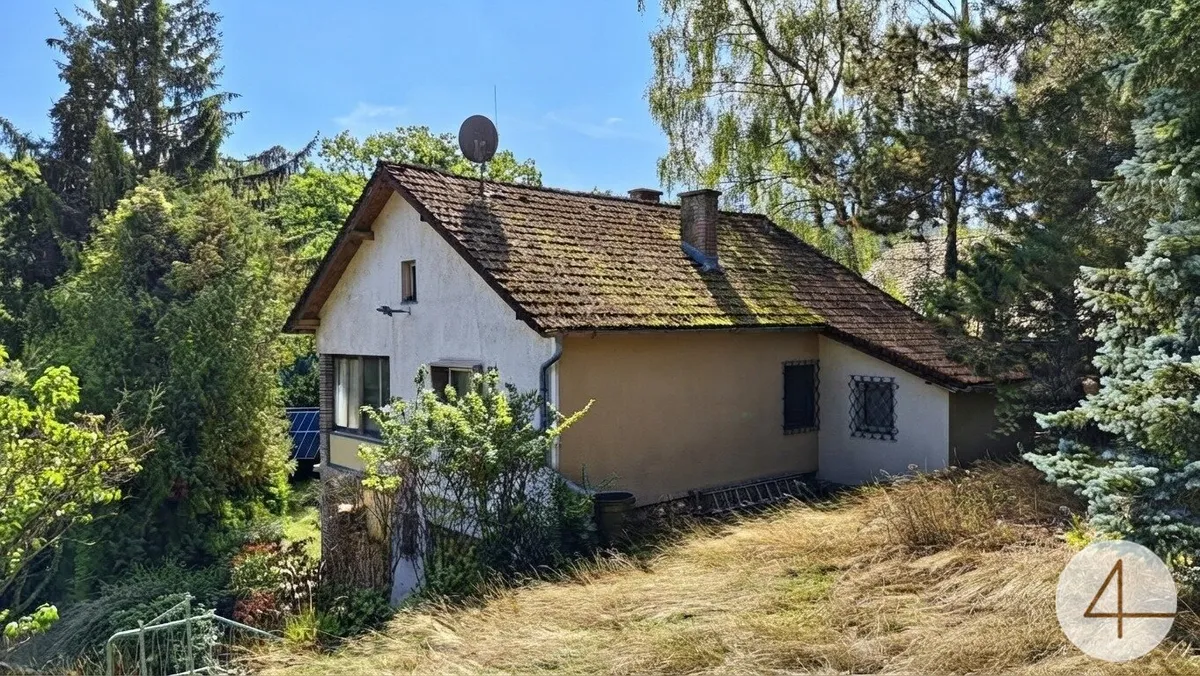 Wohnen im Grünen vor den Toren Wiens – Sanierungsbedürftiges Haus mit 2.296 m² Bauland